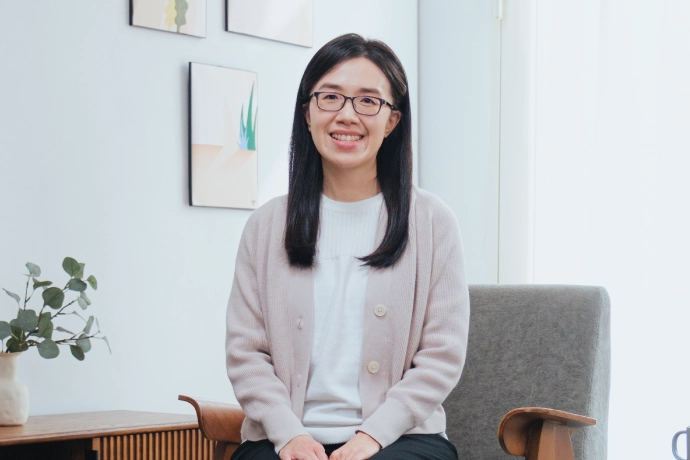 自我理解走到最後，是長出療癒自己的能力｜專訪 IFS 美國心理諮商師留佩萱